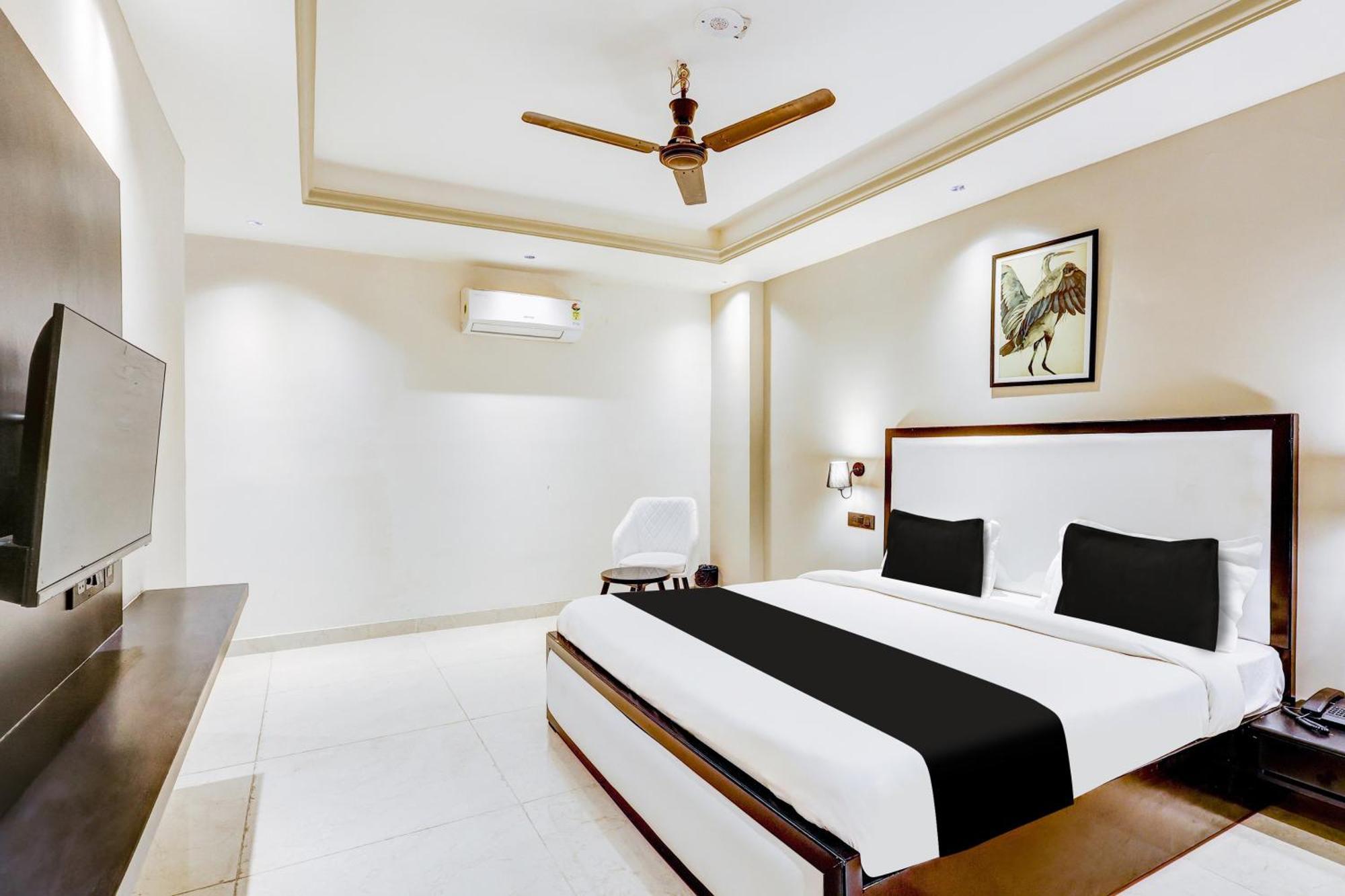 Super Townhouse Oak Udyog Vihar Hotel Gurgaon Exterior photo