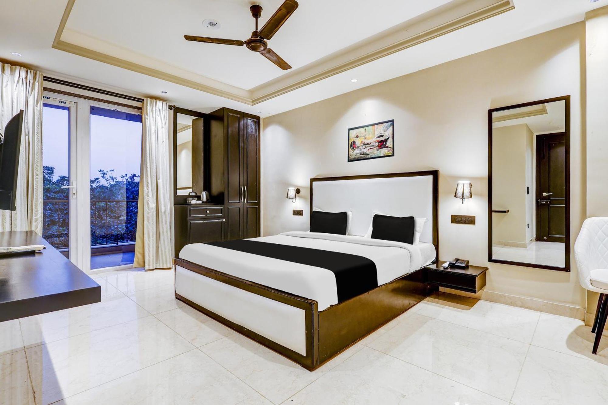 Super Townhouse Oak Udyog Vihar Hotel Gurgaon Exterior photo